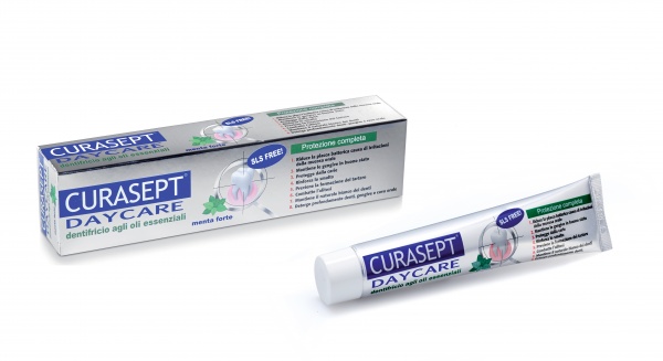CURASEPT Strong mint